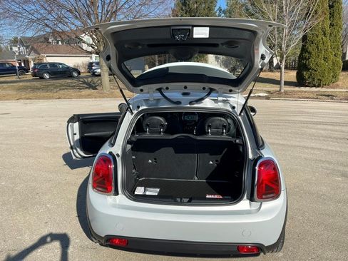 Used 2022 MINI Cooper SE image 9