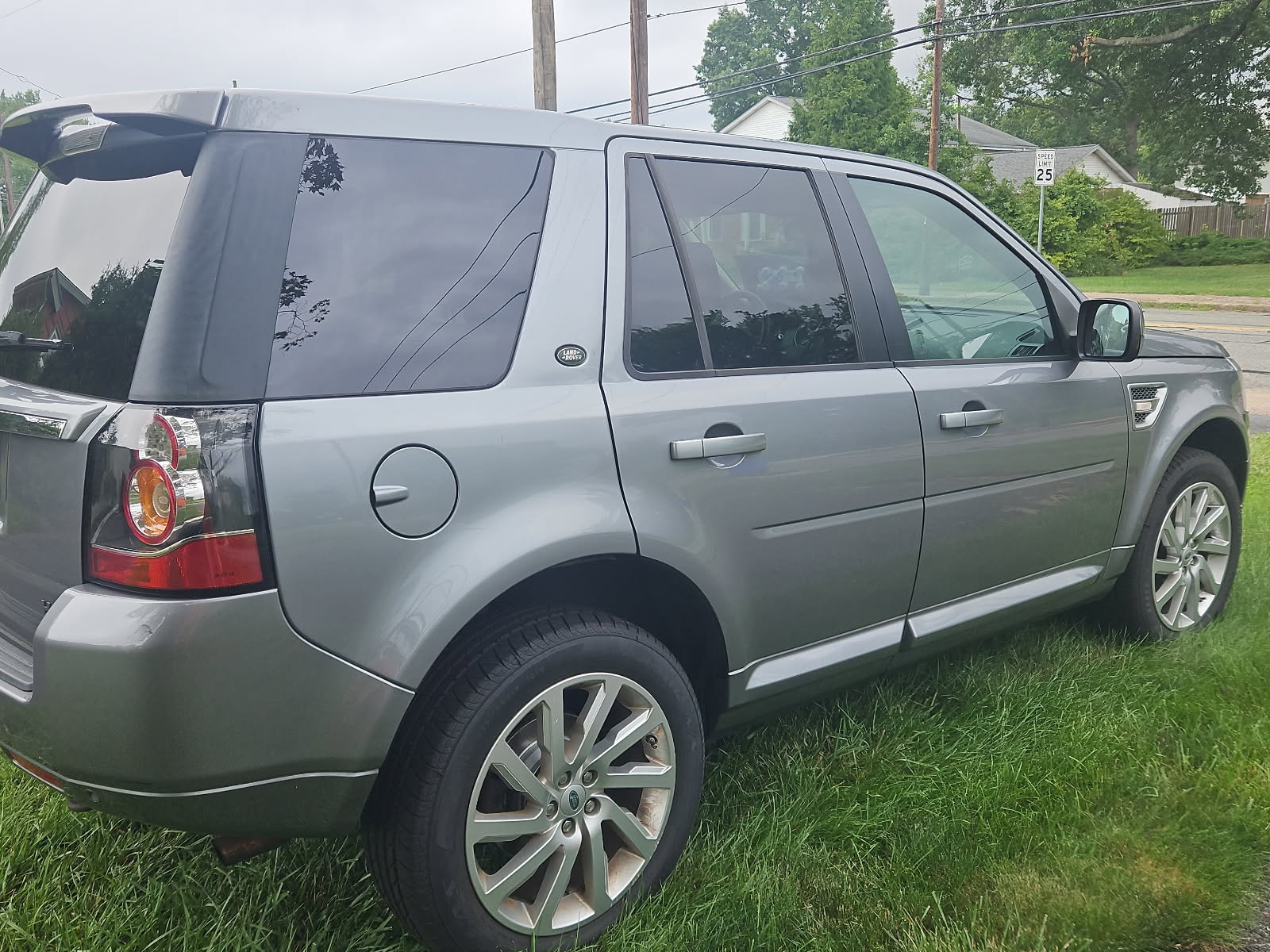 Used 2013 Land Rover LR2 HSE AWD/4WD image 4