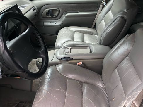 Used 1995 GMC Yukon 4WD 4-Door image 6