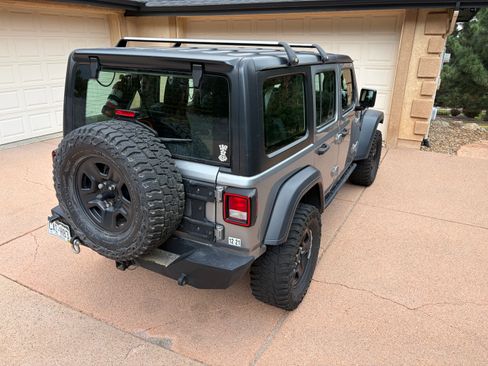 Used 2018 Jeep Wrangler Unlimited Sport AWD/4WD image 16
