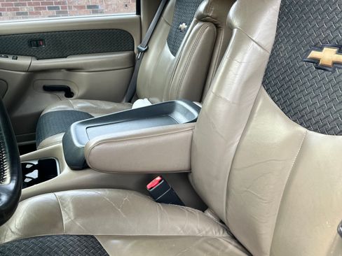 Used 2002 Chevrolet Avalanche 2WD image 12