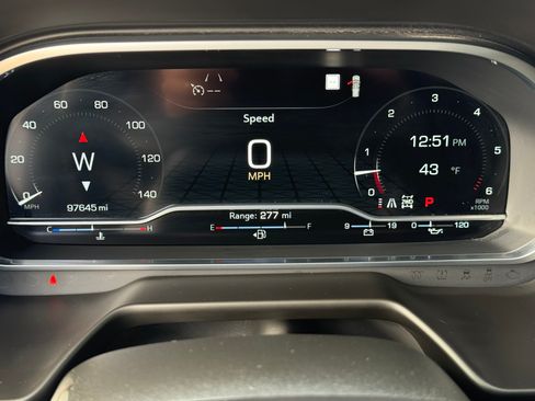 Used 2023 GMC Yukon XL AT4 w/ AT4 Premium Plus Package image 5