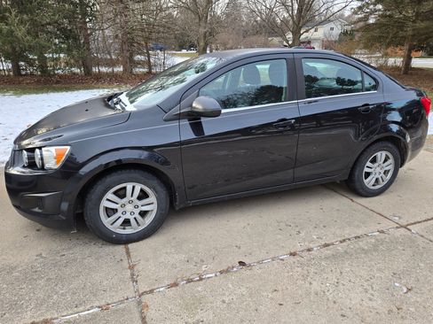 Used 2015 Chevrolet Sonic LT image 10