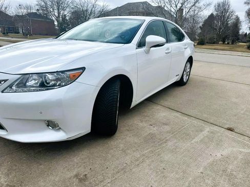 Used 2013 Lexus ES 300h w/ Premium Pkg image 5