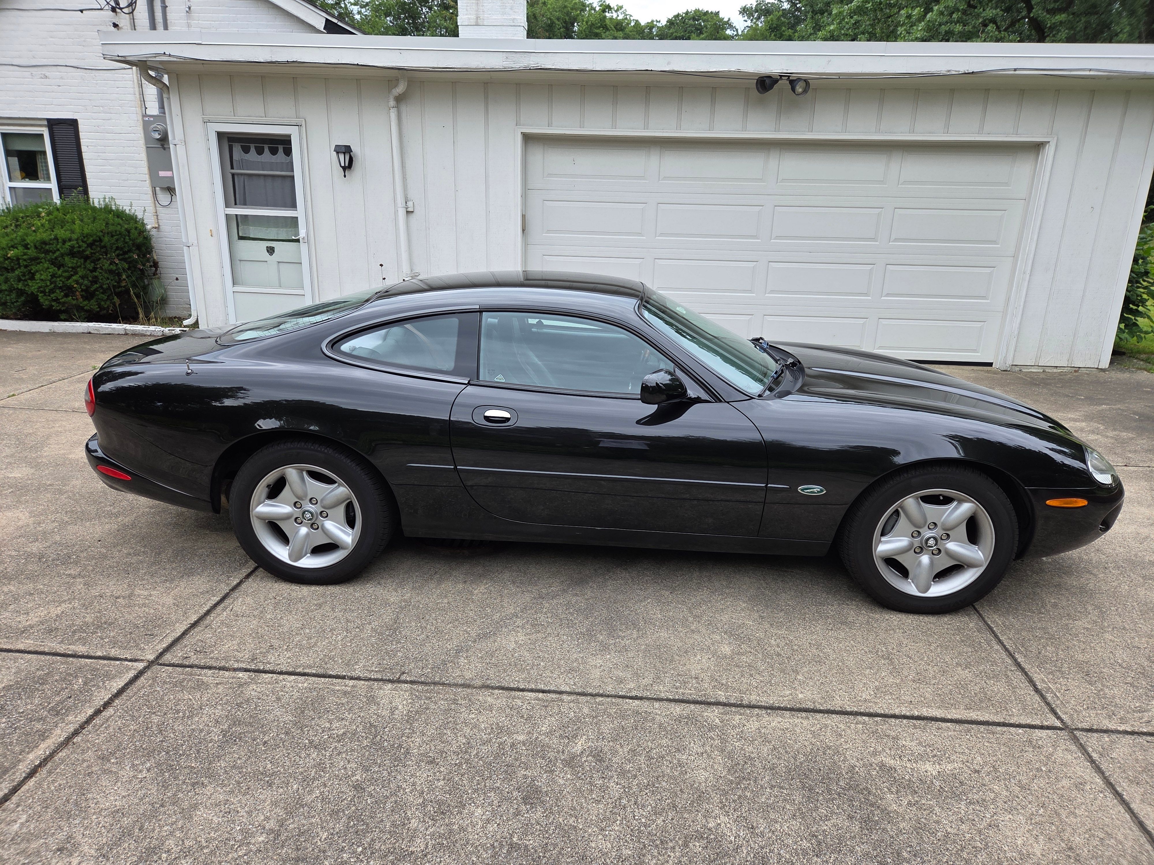 Used 1997 Jaguar XK8 Coupe RWD image 11