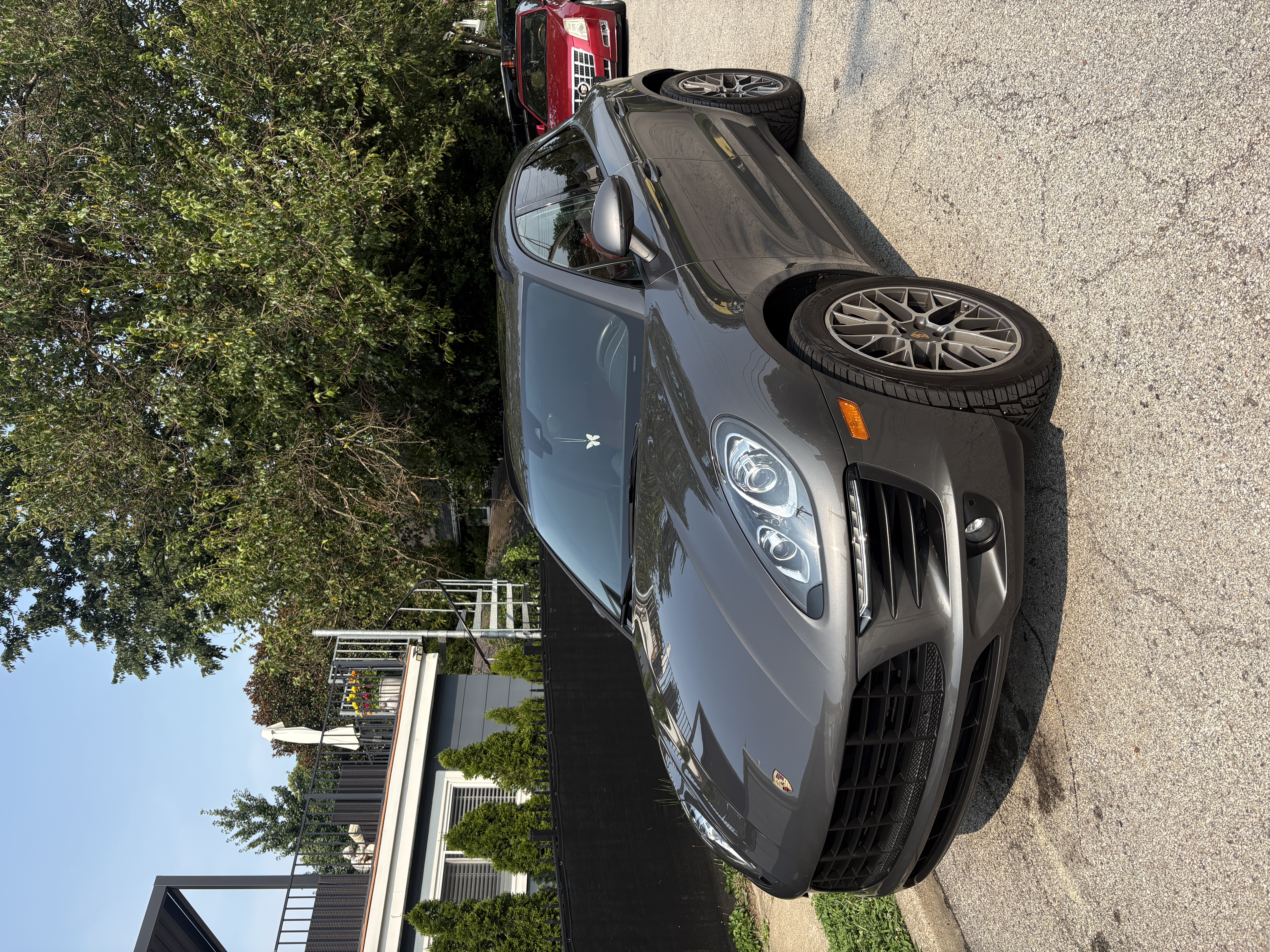 Used 2018 Porsche Macan Sport Edition AWD/4WD image 2