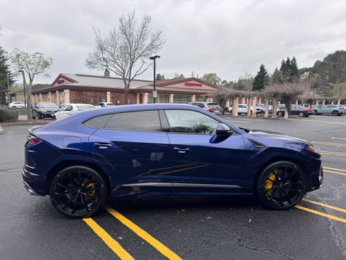 Used 2019 Lamborghini Urus image 8