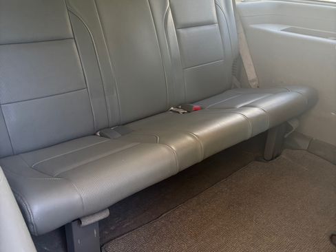 Used 2004 Nissan Armada LE w/ (SR2) Sunroof Pkg (LE) image 9