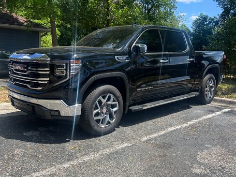 Used 2025 GMC Sierra 1500 SLT w/ SLT Premium Plus Package image 1