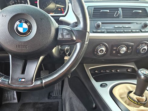 Used 2006 BMW M Roadster RWD image 17