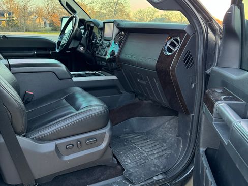 Used 2013 Ford F250 Platinum w/ FX4 Off Road Pkg image 18