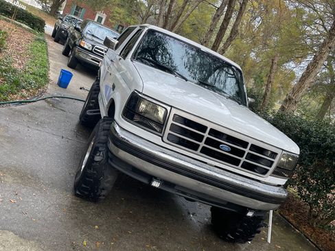 Used 1993 Ford Bronco image 13