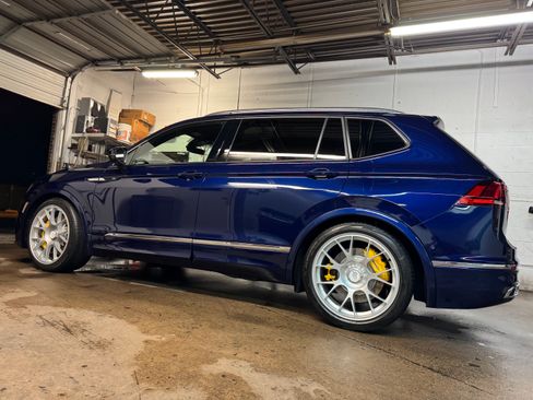 Used 2024 Volkswagen Tiguan SEL R-Line image 8