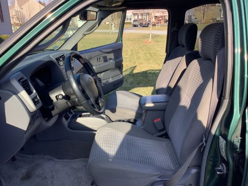 Used 2001 Nissan Xterra SE image 11