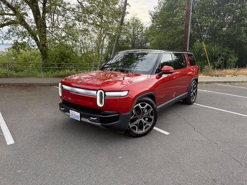 Used 2025 Rivian R1S Adventure AWD/4WD image 1