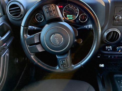 Used 2017 Jeep Wrangler Unlimited Sport w/ Connectivity Group image 10