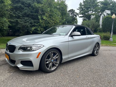 Used 2016 BMW M235i Convertible RWD image 1