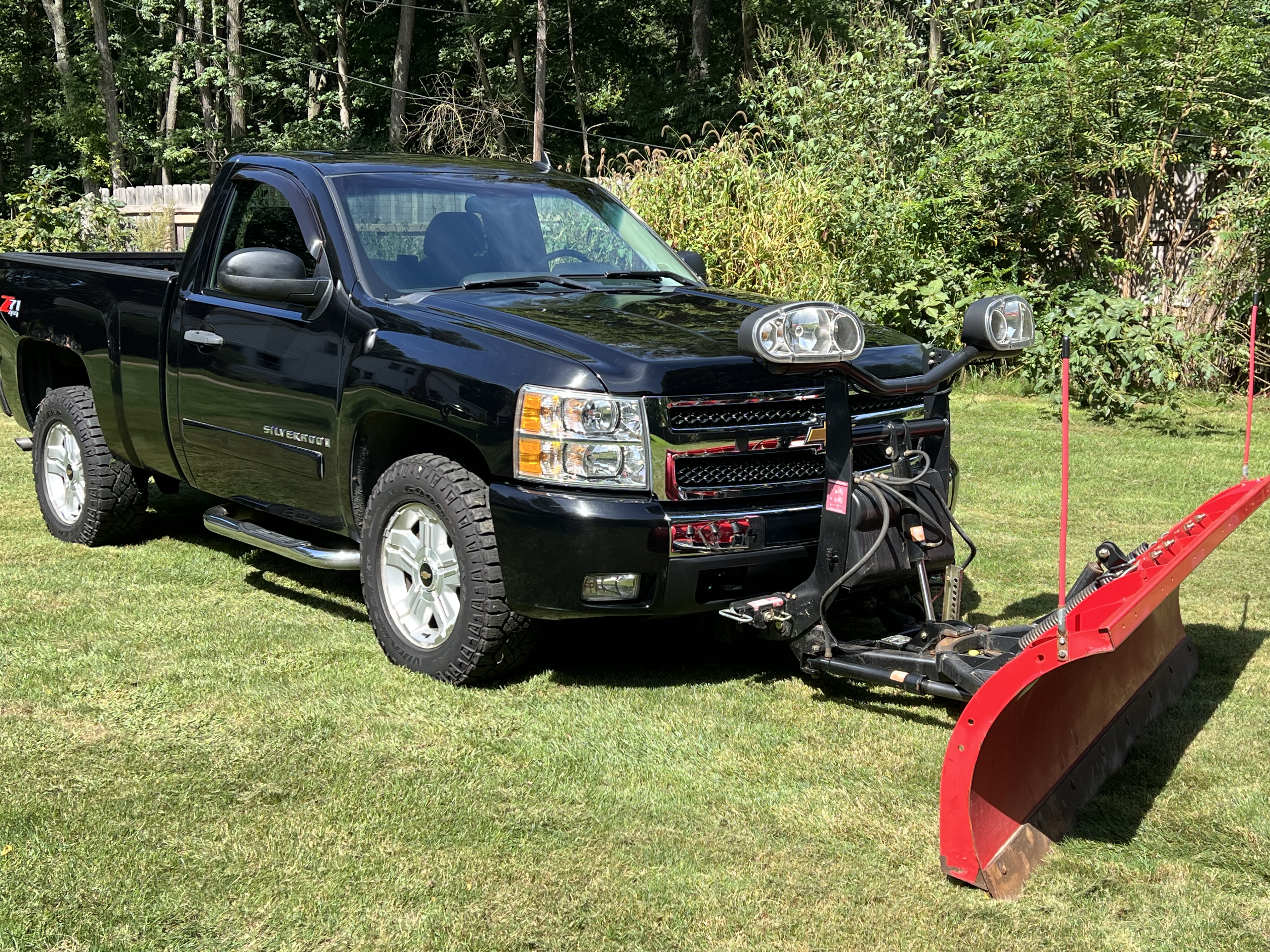 Used 2008 Chevrolet Silverado 1500 LT w/ Suspension Package, Off-Road AWD/4WD image 11