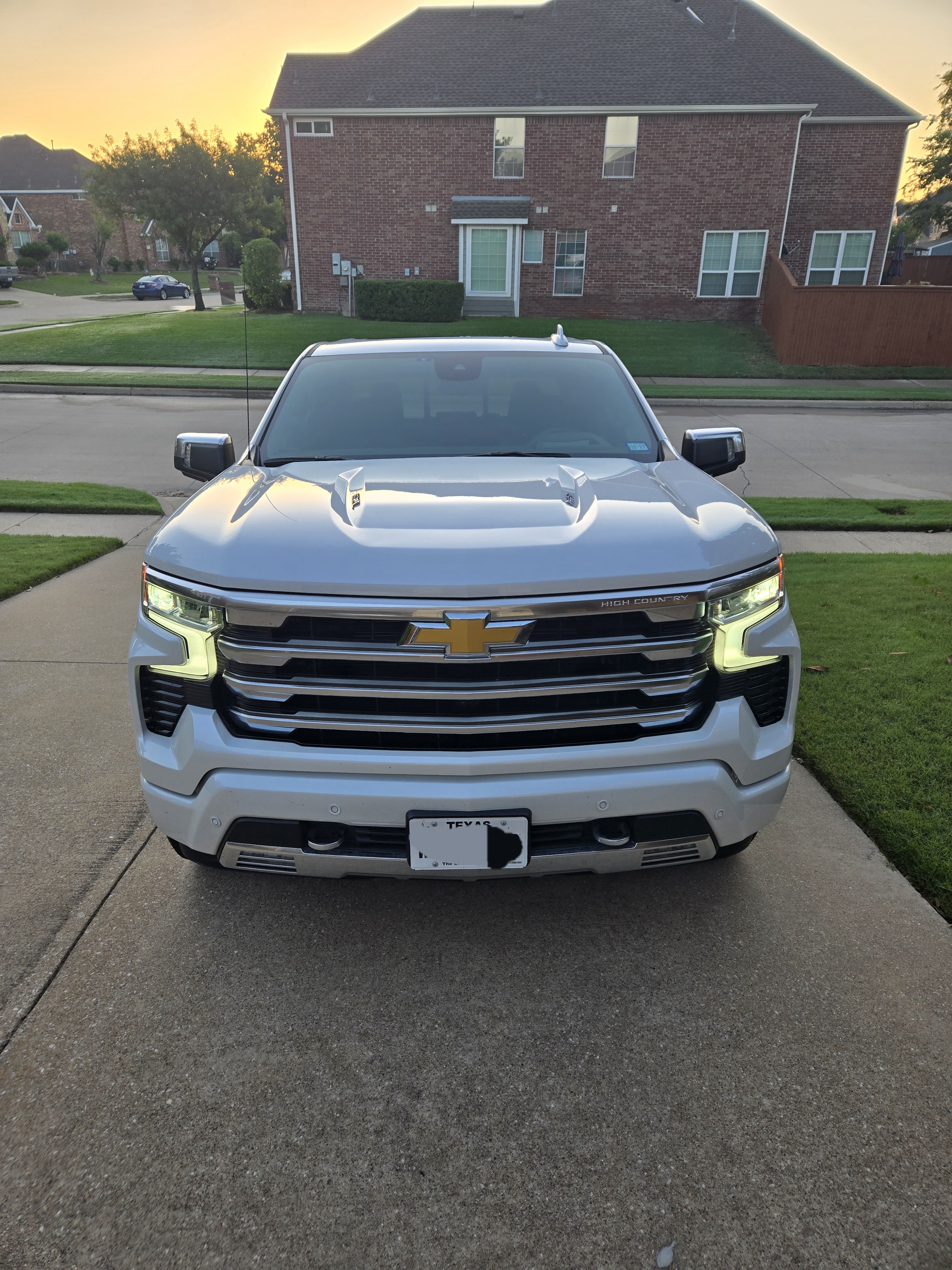 Used 2025 Chevrolet Silverado 1500 High Country AWD/4WD image 4