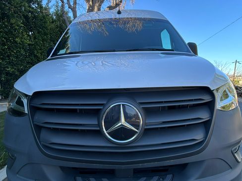Used 2024 Mercedes-Benz eSprinter 170 Cargo image 1