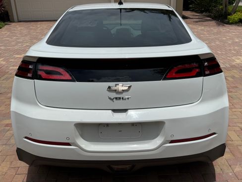 Used 2013 Chevrolet Volt Premium w/ Premium Trim Package FWD image 8