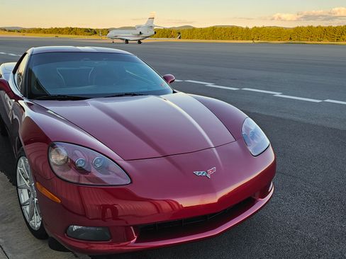 Used 2011 Chevrolet Corvette Coupe w/ Preferred Equipment Group image 1