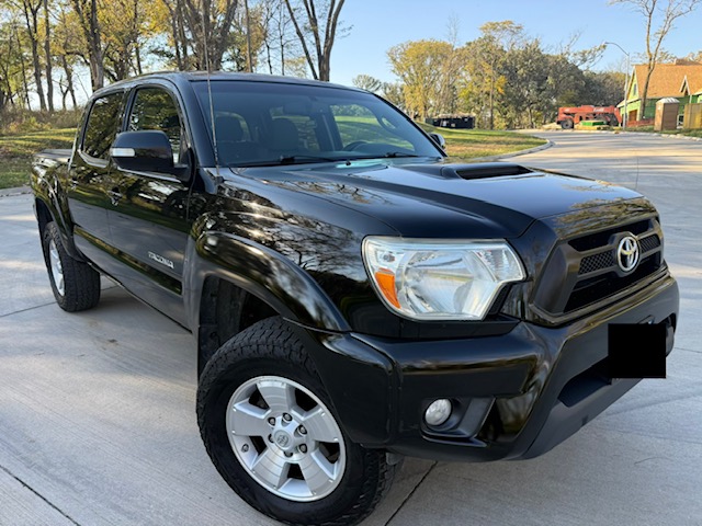 Used 2013 Toyota Tacoma 4x4 Double Cab w/ TRD Sport Pkg image 1