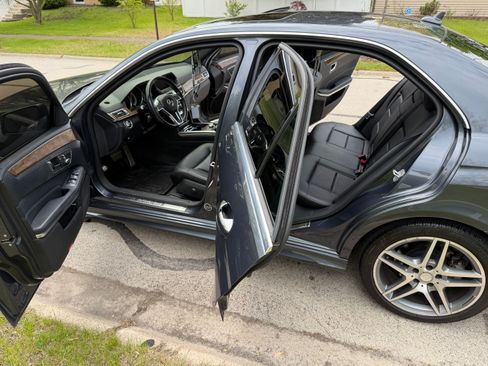 Used 2014 Mercedes-Benz E 350 4MATIC Sedan image 8