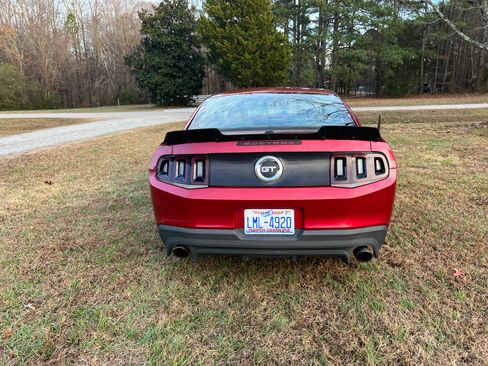 Used 2010 Ford Mustang GT Premium image 10