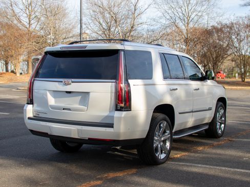Used 2020 Cadillac Escalade Luxury image 6