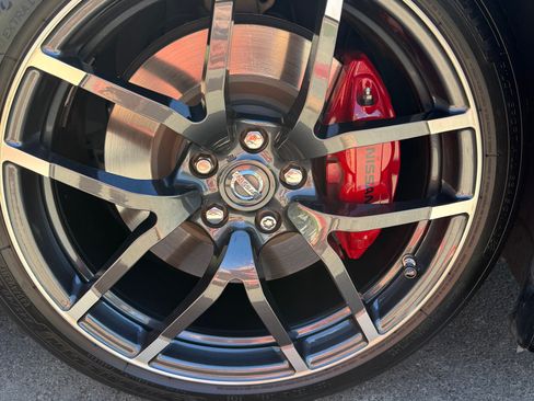 Used 2015 Nissan 370Z NISMO RWD image 5