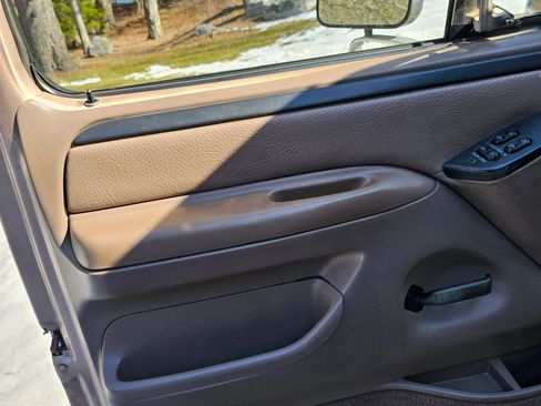 Used 1997 Ford F250 4x4 Regular Cab Heavy Duty image 8