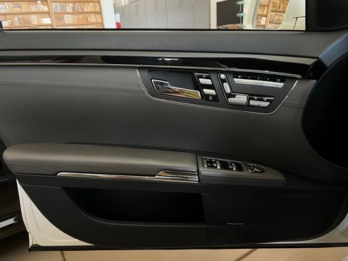 Used 2011 Mercedes-Benz S 63 AMG image 4