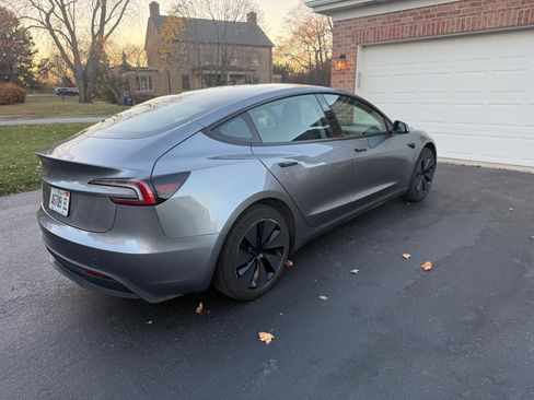 Used 2025 Tesla Model 3 Long Range image 4