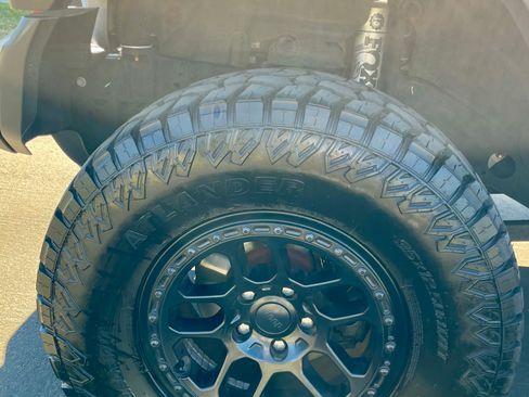 Used 2018 Jeep Wrangler Unlimited Sport S image 4