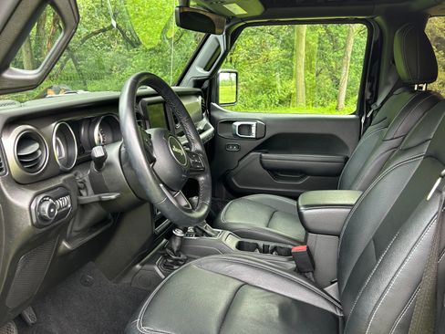 Used 2021 Jeep Wrangler Sport AWD/4WD image 14