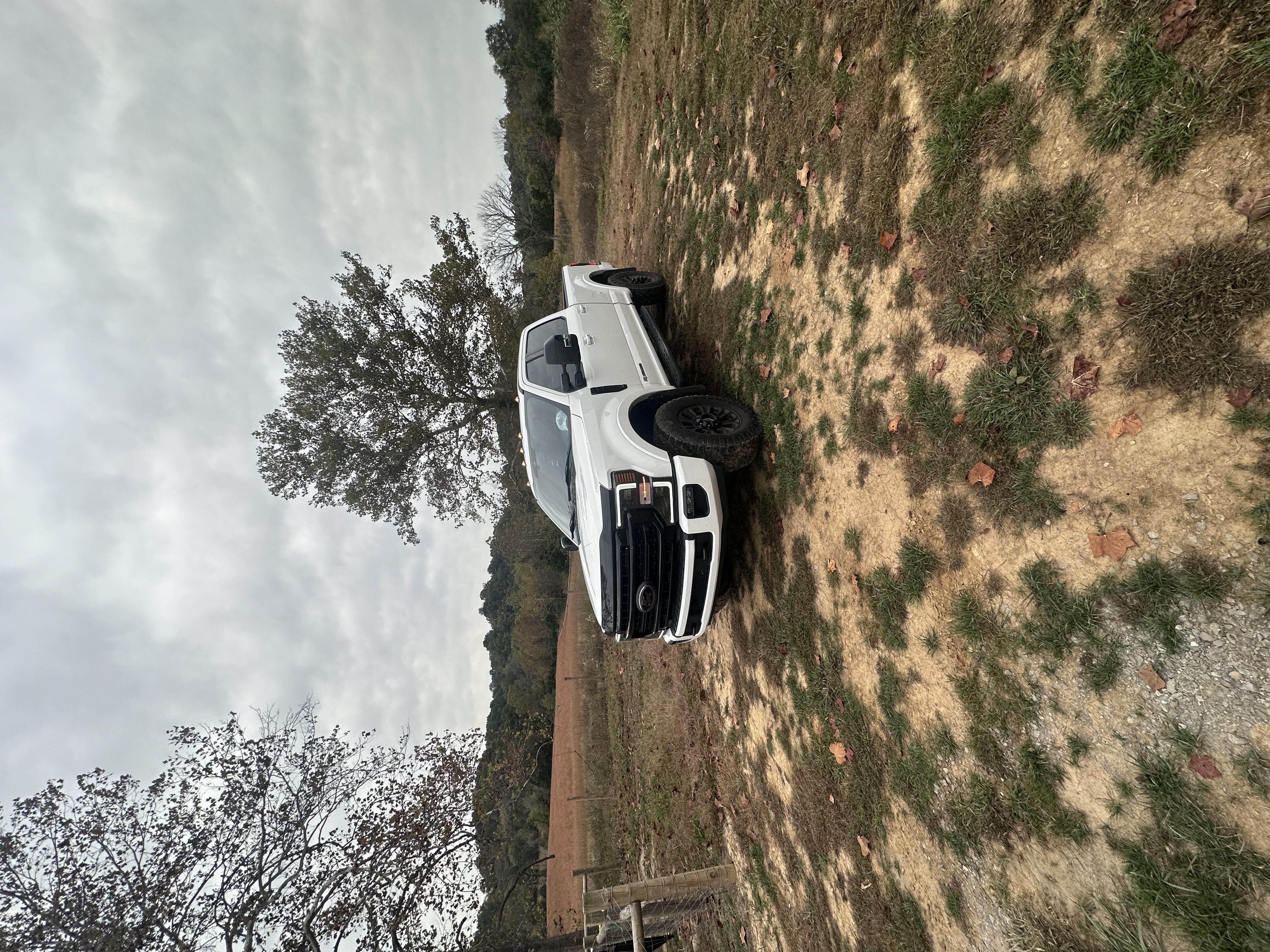 Used 2022 Ford F350 Lariat w/ Tremor Off-Road Package AWD/4WD image 9