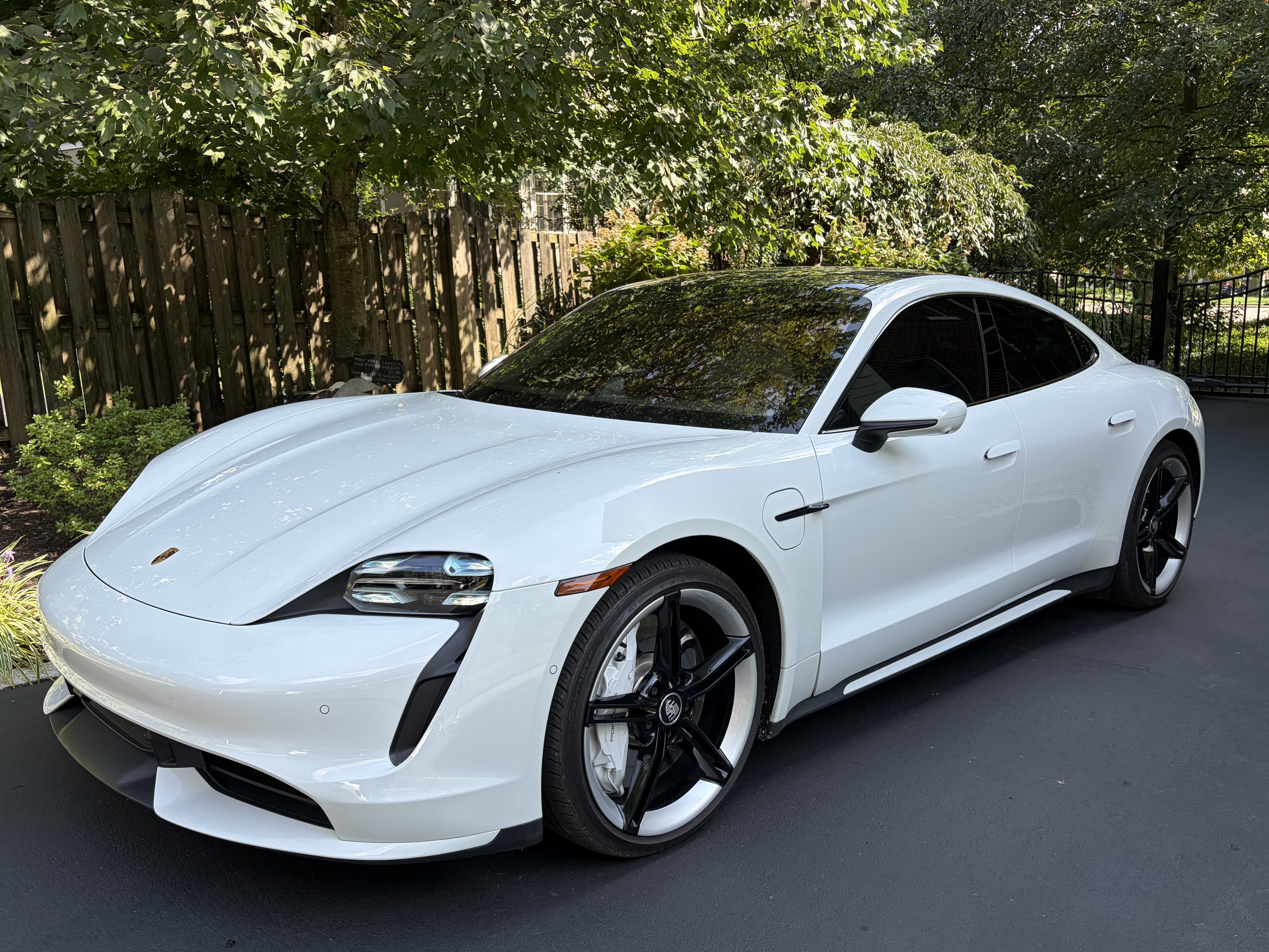 Used 2020 Porsche Taycan AWD/4WD image 1