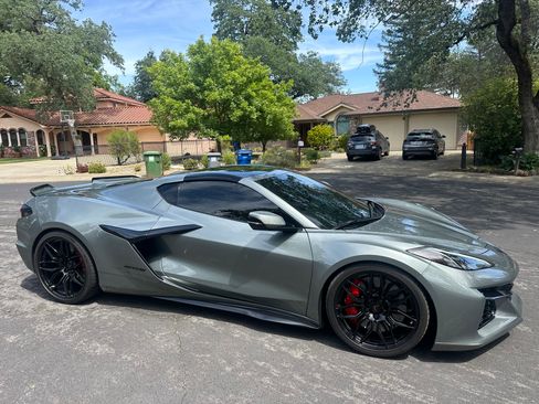 Used 2023 Chevrolet Corvette Z06 w/ Battery Protection Package image 4