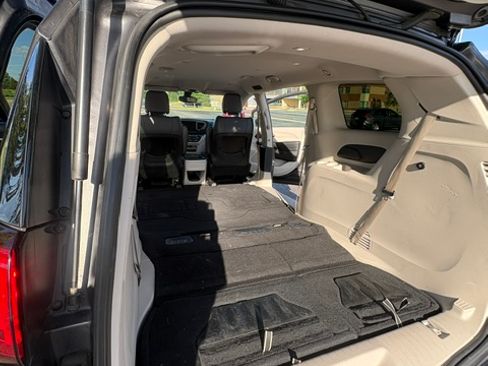 Used 2017 Chrysler Pacifica Touring-L FWD image 21