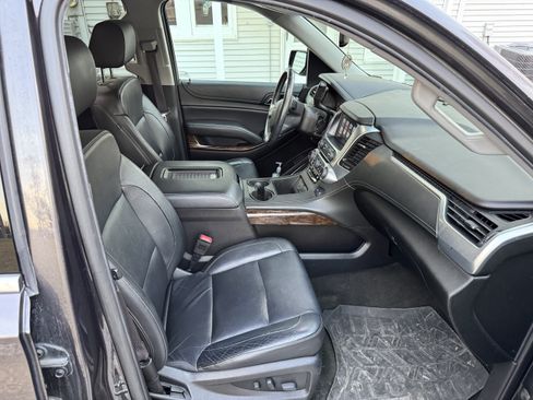 Used 2017 Chevrolet Suburban LT image 22