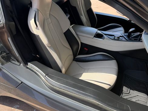 Used 2019 BMW i8 Roadster AWD/4WD image 4