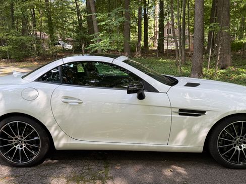 Used 2020 Mercedes-Benz SLC 300 image 22