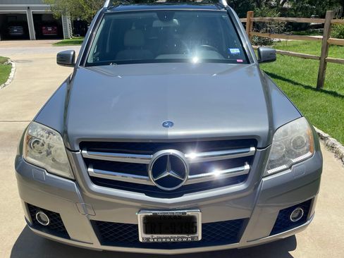 Used 2010 Mercedes-Benz GLK 350 4MATIC image 2