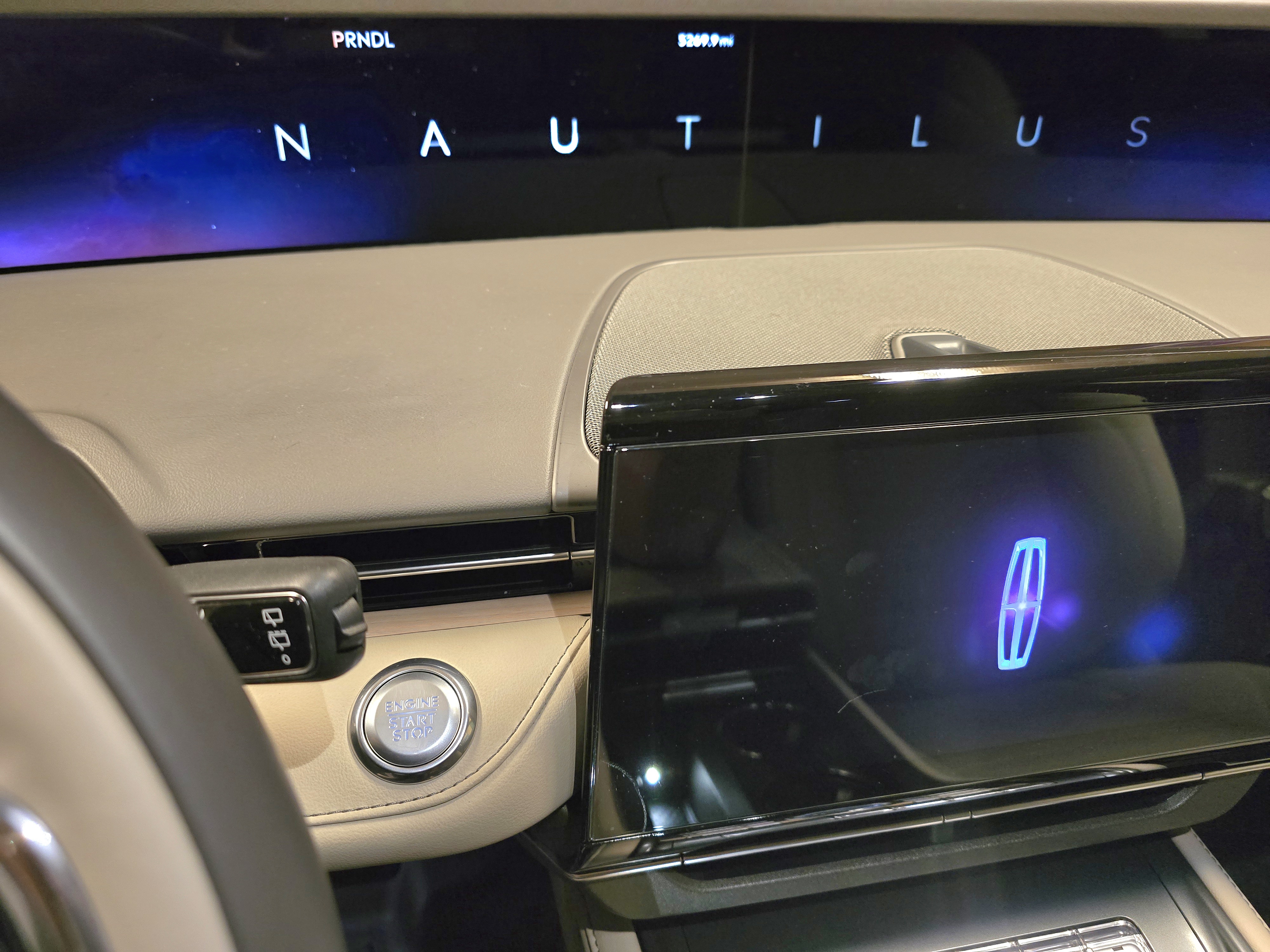 Used 2024 Lincoln Nautilus Reserve w/ Equipment Group 202A AWD/4WD image 24