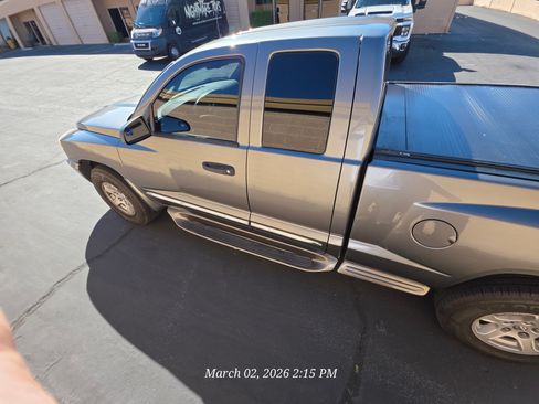 Used 2006 Dodge Dakota Laramie image 4