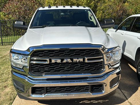Used 2020 RAM 2500 Tradesman w/ Chrome Appearance Group image 13