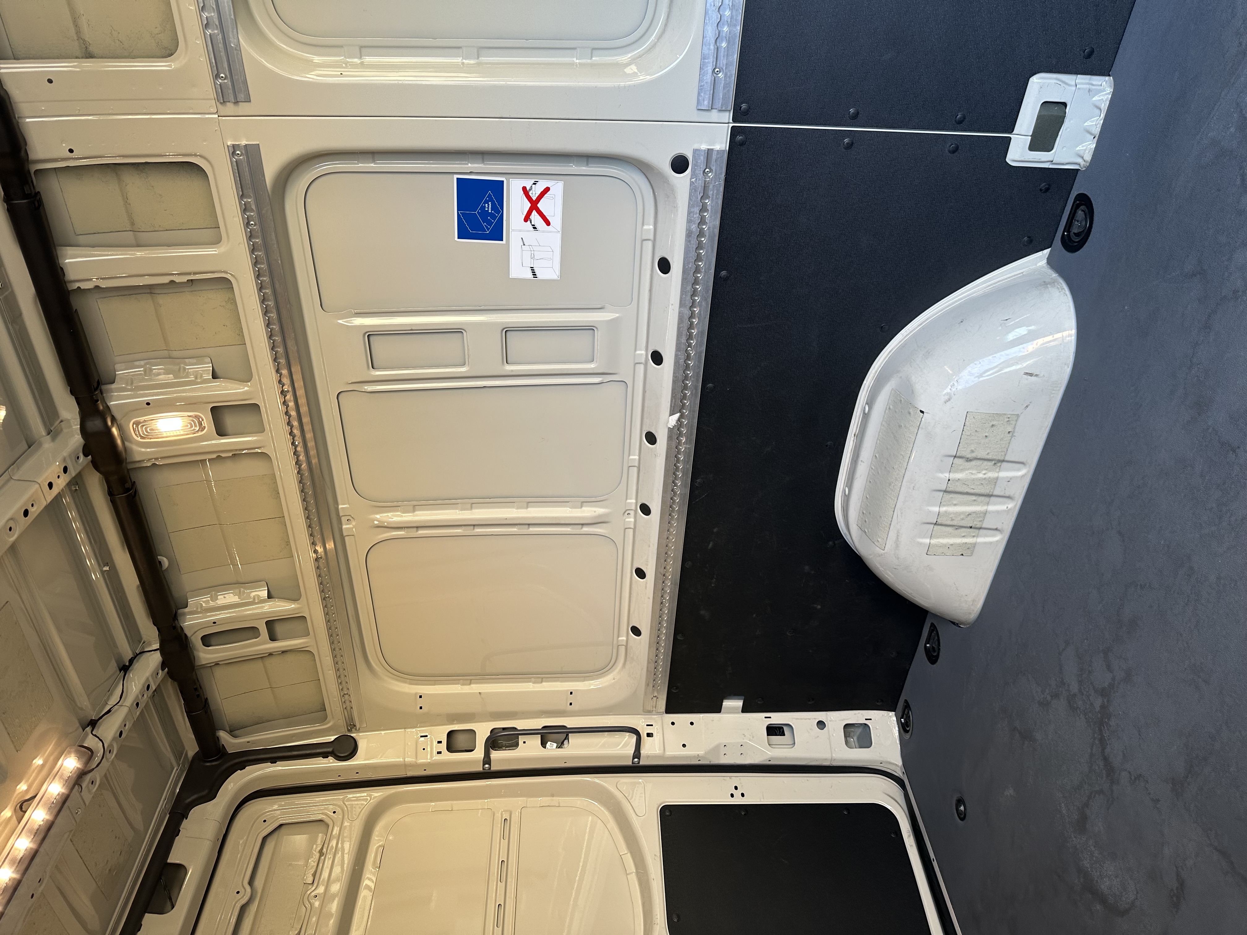 Used 2023 Mercedes-Benz Sprinter 2500 image 30