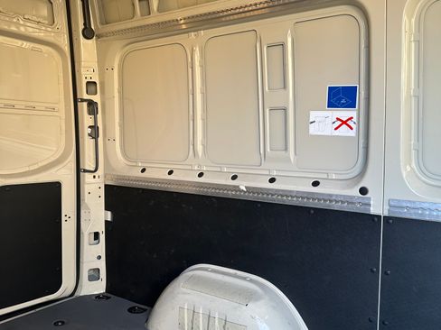 Used 2023 Mercedes-Benz Sprinter 2500 image 30