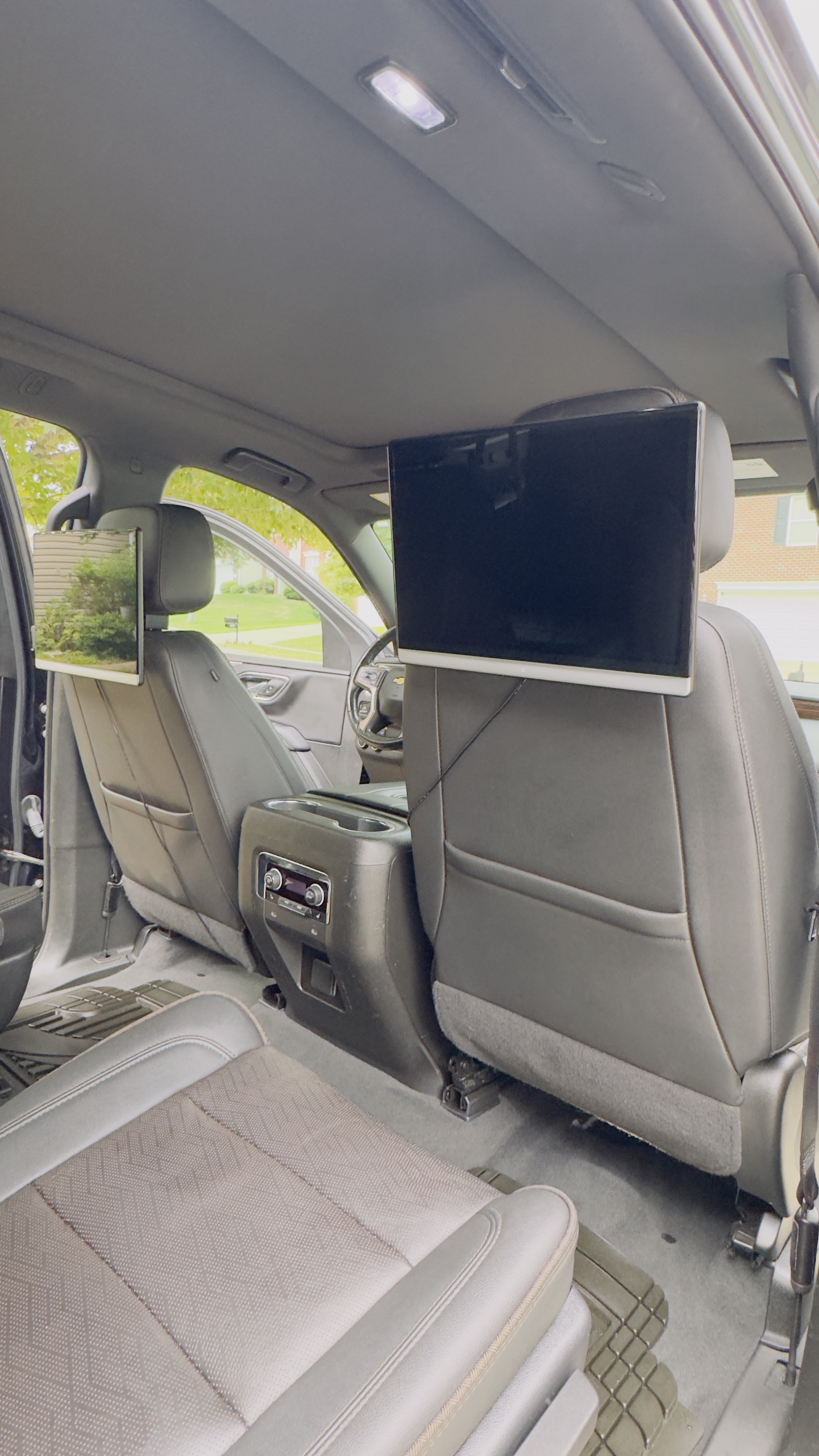 Used 2022 Chevrolet Suburban High Country AWD/4WD image 10